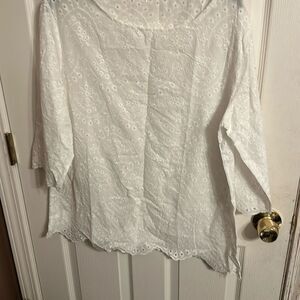 White blouse size 2xl. NWOT